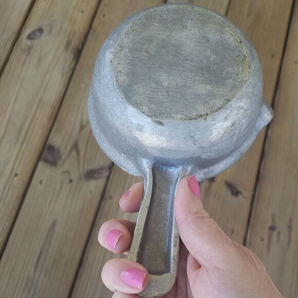 Vintage pewter melting pot - Picture 4 of 9